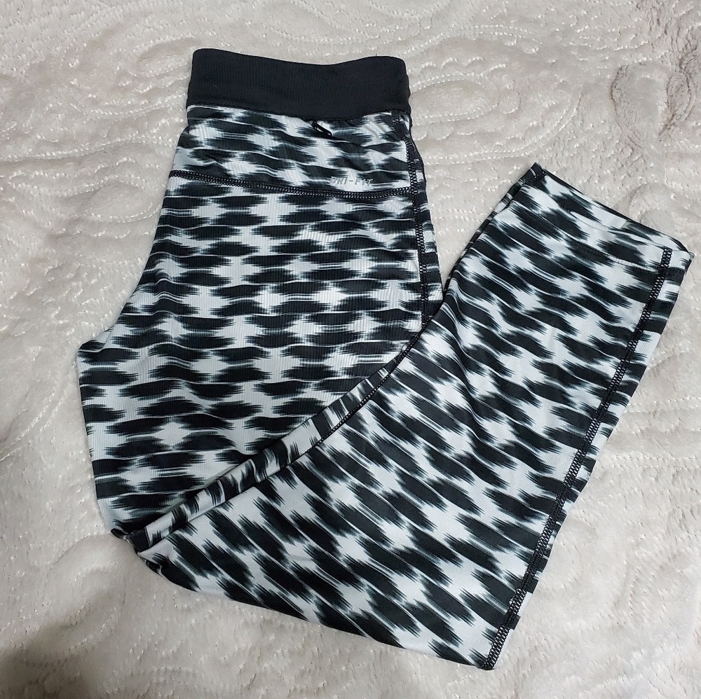 Nike Dri-fit 3/4 leggings